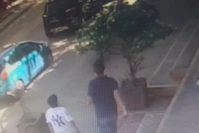 Un hombre engañó y asaltó a un adolescente