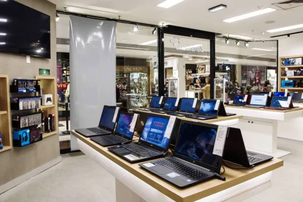 Tour de compras en Chile: ¿cuánto dinero te ahorras comprando tecnología, ropa y zapatillas?