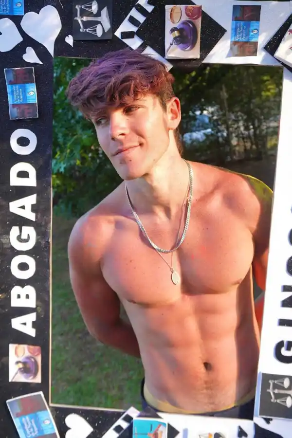 Marcos Ginocchio se recibió de abogado y revolucionó las redes con su publicación