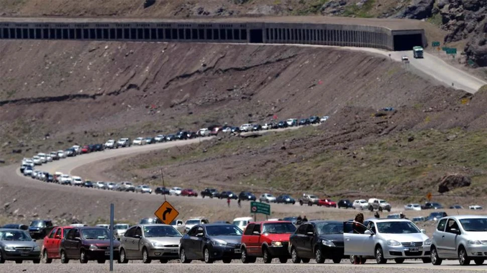 DESTINO DESEADO. Miles de argentinos cruzan la frontera para aprovechar oportunidades y para ahorrar.