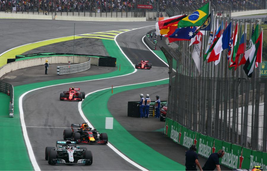 INTERLAGOS. Lewis Hamilton en la pista de carreras de Brasil. / EMBRATUR.