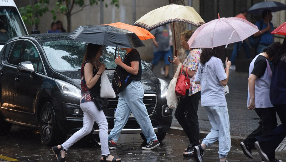 AISLADAS. El SMN anuncia precipitaciones leves para las últimas horas del miércoles.