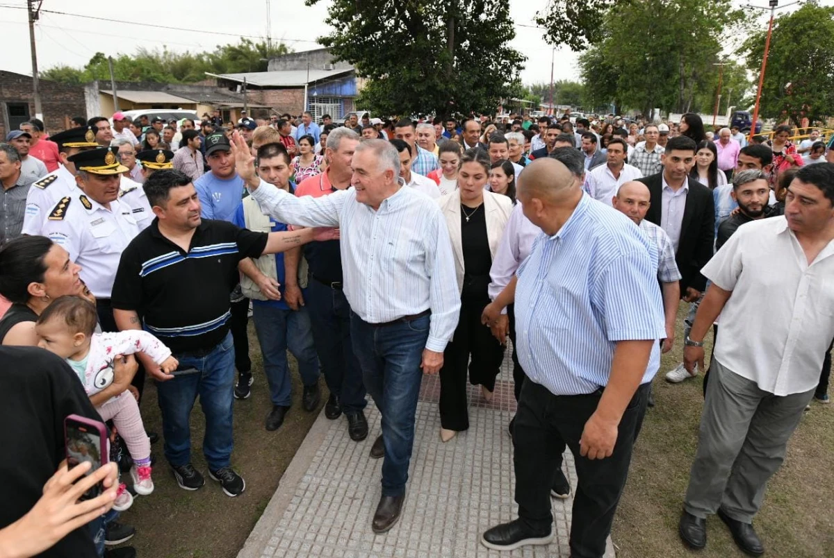 DE VISITA EN LEALES. Jaldo estuvo este miércoles en la comuna de Los Quilmes y Los Sueldos.