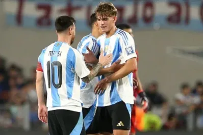 El tremendo elogio de Messi a Nico Paz, tras su debut en la Selección: Entiende perfectamente el juego