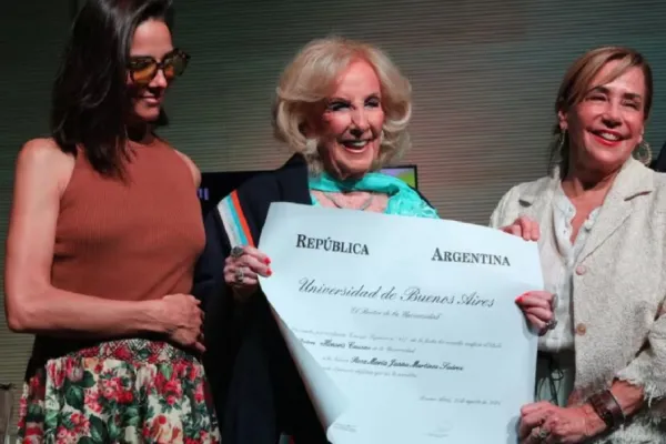 Mirtha Legrand recibió un homenaje en la UBA y apoyó el reclamo - Main Image