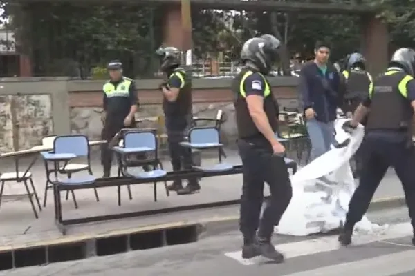 Adiunt repudió las acciones de amedrentamiento de la Policía a los universitarios