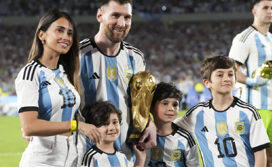 Lionel Messi, Antonela Roccuzzo y sus tres hijos