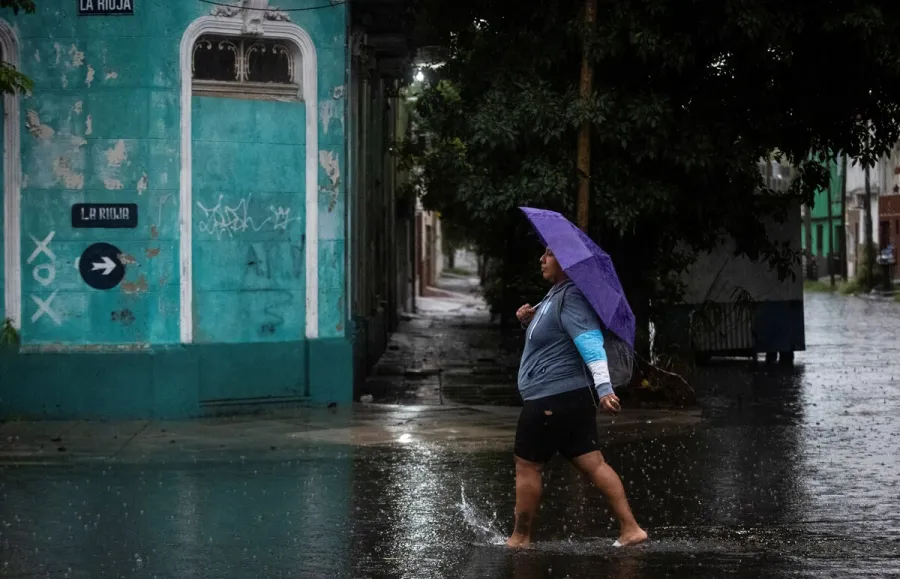 Rige una alerta por tormentas y fuertes vientos en algunas zonas del país