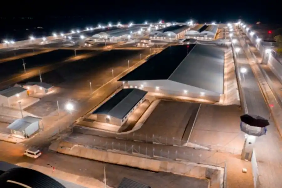 La cárcel fue construida para un total de 40.000 presos.