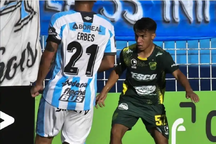 DEBUT. Fedele tuvo su presentación en la Primera de Defensa, durante la derrota contra Atlético Tucumán por 5 a 0.