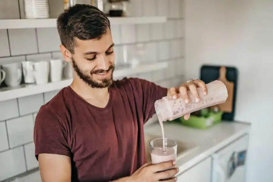 Licuado de frutilla y avena para bajar de peso y fortalecer los huesos: así se prepara