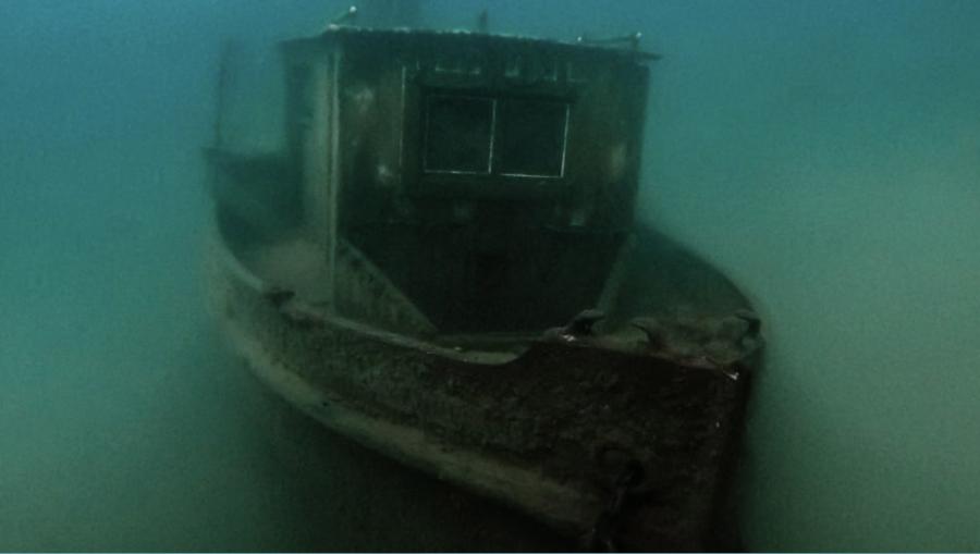 Primera imagen subacuática del Helvecia en las profundidades del lago Nahuel Huapi 