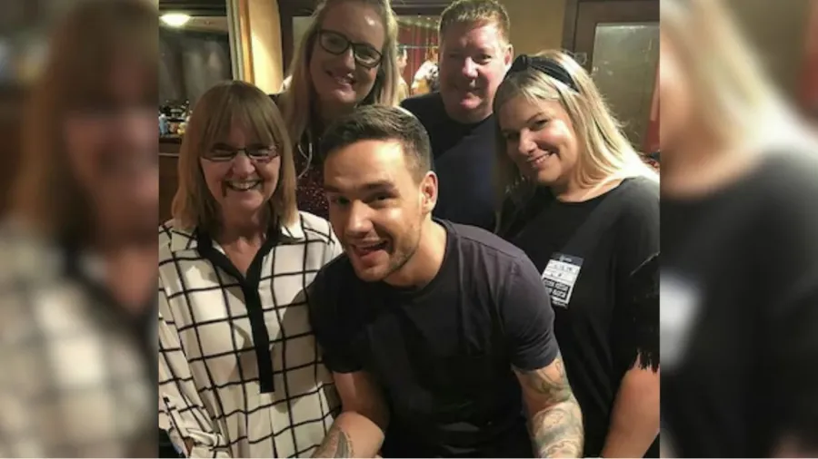 Liam Pyne junto a su familia