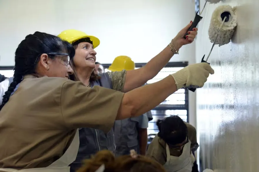 Patricia Bullrich presentó en el programa Manos a la Obra, que tiene como objetivo que todos los presos del país trabajen