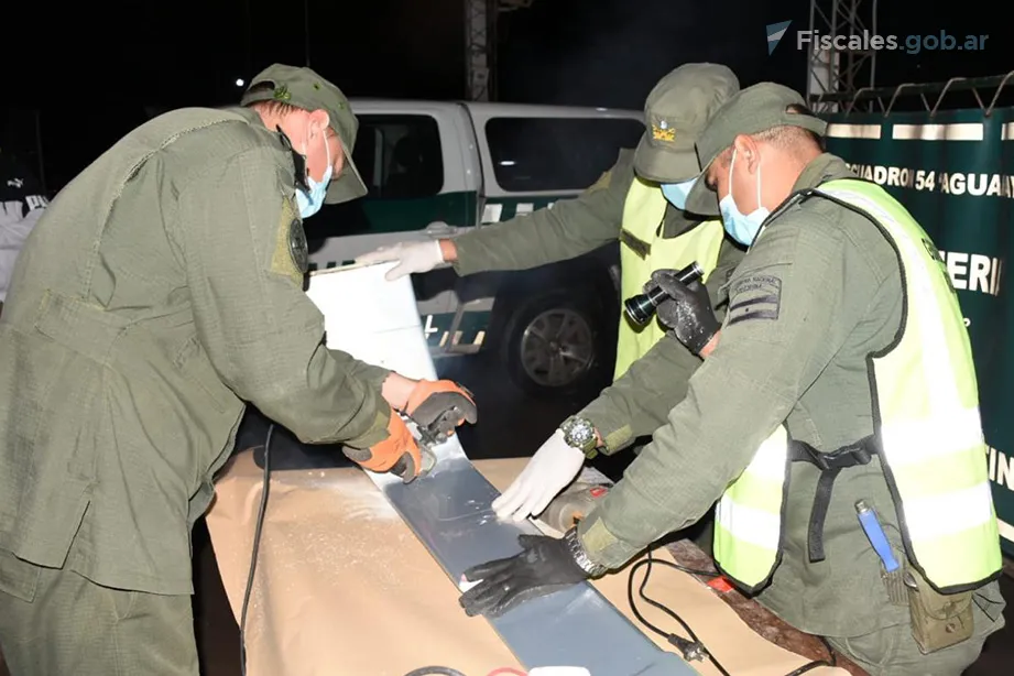 Detienen una camioneta con metanfetamina valuada en más de medio millón de dólares en el norte del país