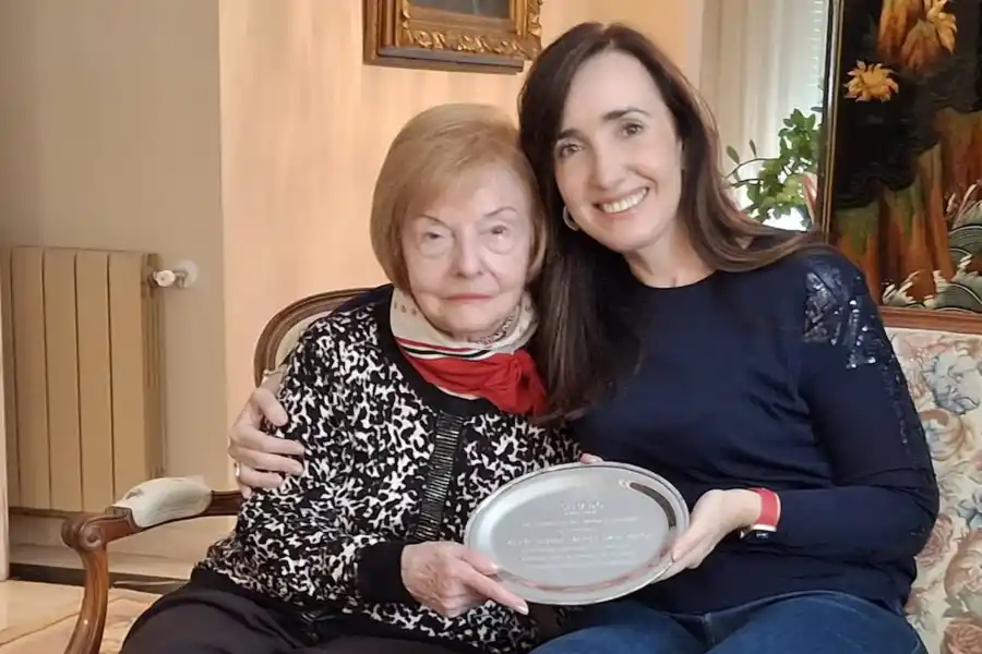 Victoria Villarruel inauguró un busto de María Estela Martínez de Perón en el Senado