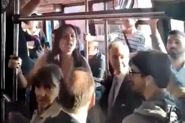 Video: escracharon a Sandra Pettovello y al secretario de Educación en Aeroparque