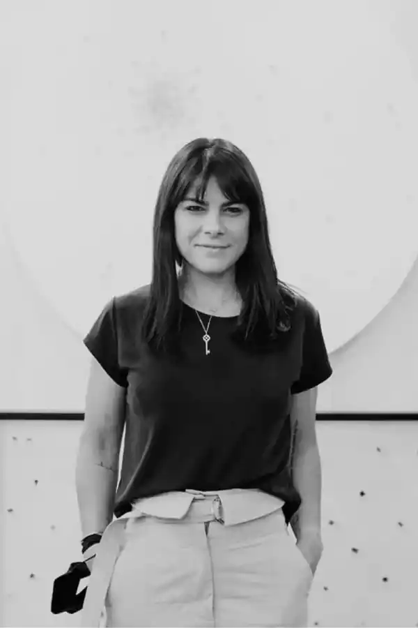 Sara Stewart Brown es artista plástica.