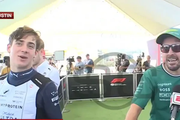El divertido momento que protagonizaron Fernando Alonso y Franco Colapinto: “Es el nuevo McLaren”