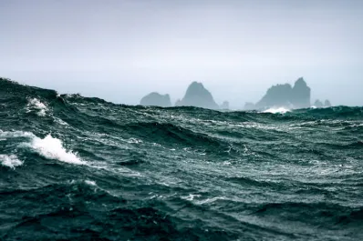 El Paso de Drake, uno de los lugares más mortíferos del mundo en Argentina: los videos de sus aterradoras olas