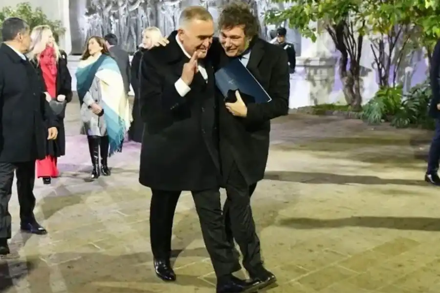 En Tucumán, Jaldo evalúa eliminar los cargos hereditarios en el Estado