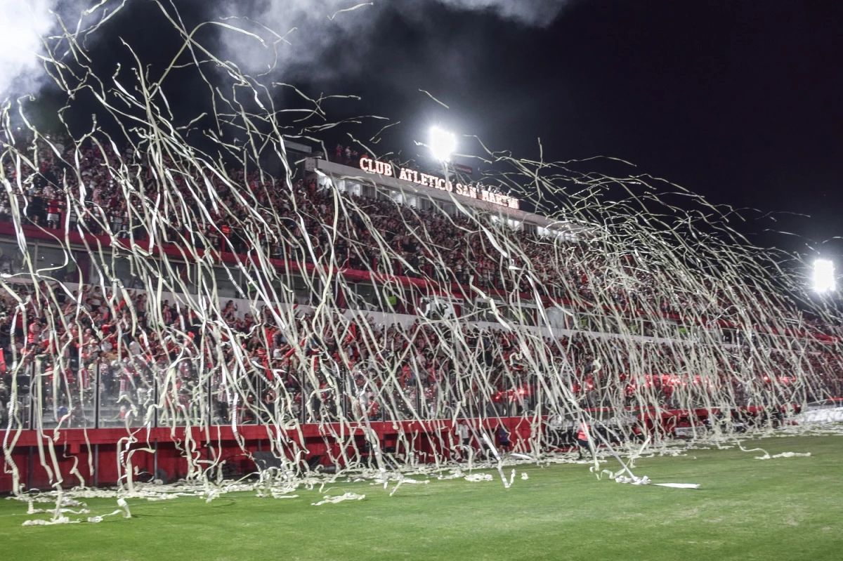 FIESTA. En La Ciudadela preparan una caravana histórica para la final de la Primera Nacional.