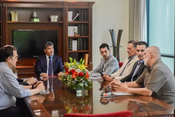 Acevedo recibió a representantes de la Industria del Entretenimiento en Tucumán