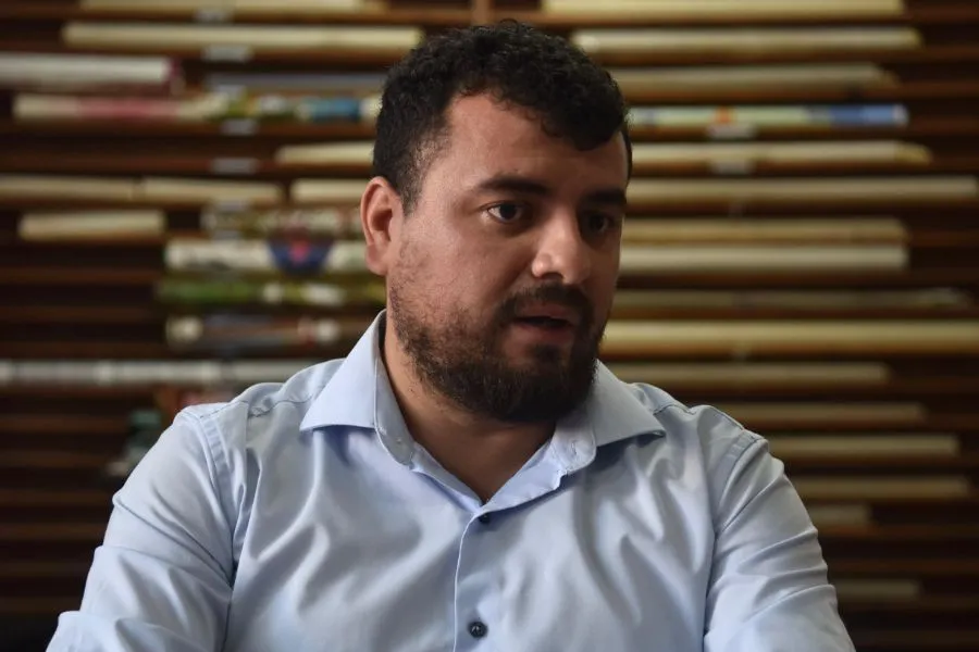 EL EDITOR. El profesor Marcio Córdoba fue quien impulsó, coordinó y editó el proyecto del libro./INES QUINTEROS ORIO, LA GACETA