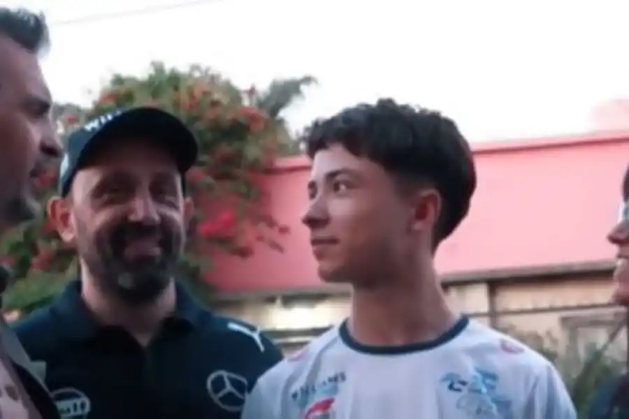 LOS IMITADORES. El periodista Ciccioli entrevista a Darío, 