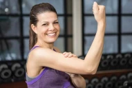 Después de los 50 años: los mejores ejercicios para ganar fuerza en los brazos