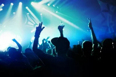 Se debatirá el protocolo para fiestas electrónicas para que el estado pueda controlarlas