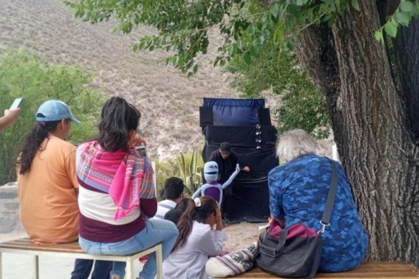 Encuentro nacional de titiriteros: “En el valle de la alegría” convoca a ocho elencos teatrales en Amaicha