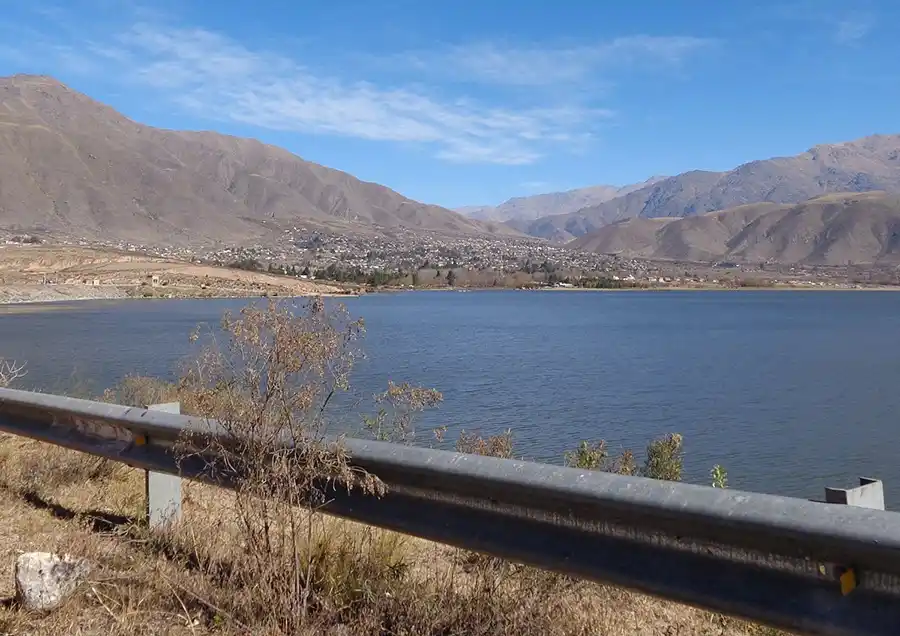 Se construyen barrios privados en tierra fiscal en El Mollar