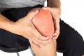 Esta es la hierba que genera colágeno y alivia los dolores de rodilla