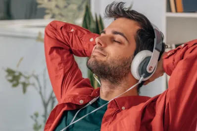 Qué significa escuchar siempre las mismas canciones, según la psicología