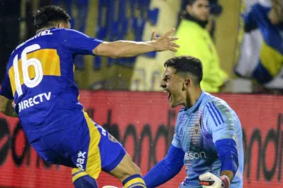 En un partido marcado por la violencia, Leandro Brey se transformó en el héroe de Boca Juniors