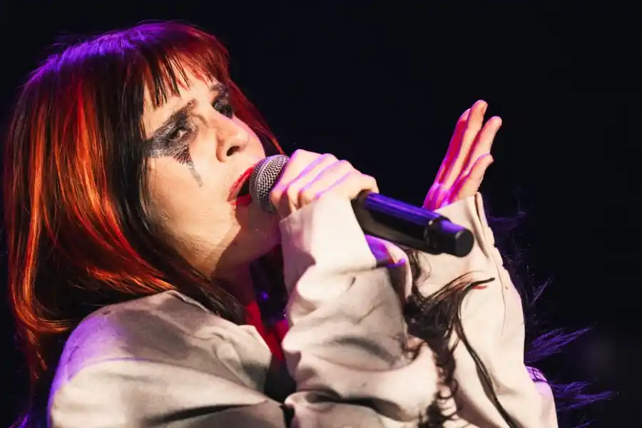 Fabiana Cantilo no se guardó nada en el Charly Day.