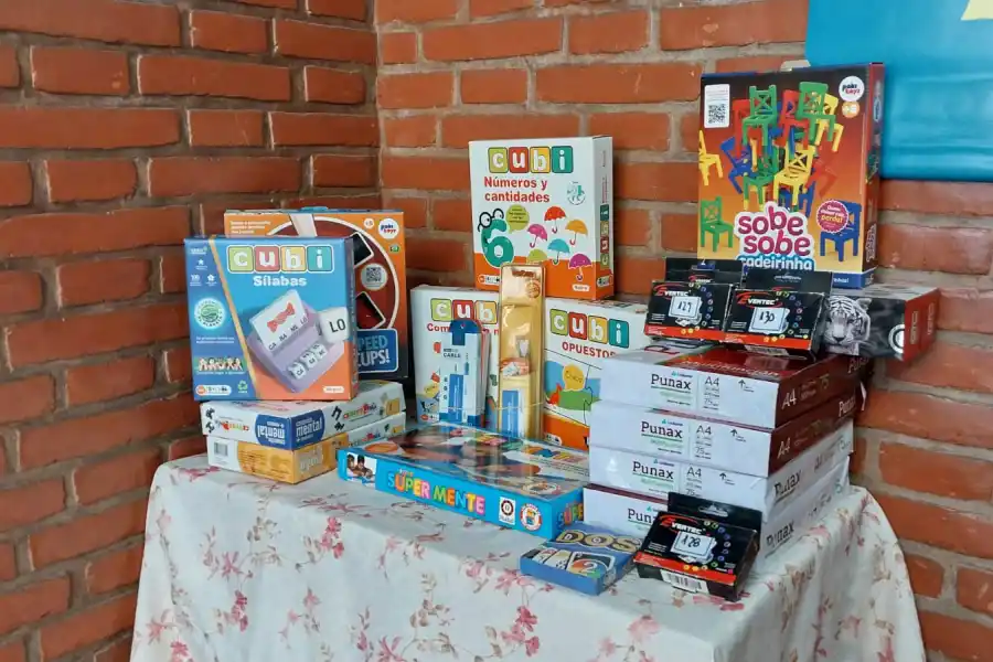 El MPF entregó insumos de computación, librería y juguetes a la Fundación SOL