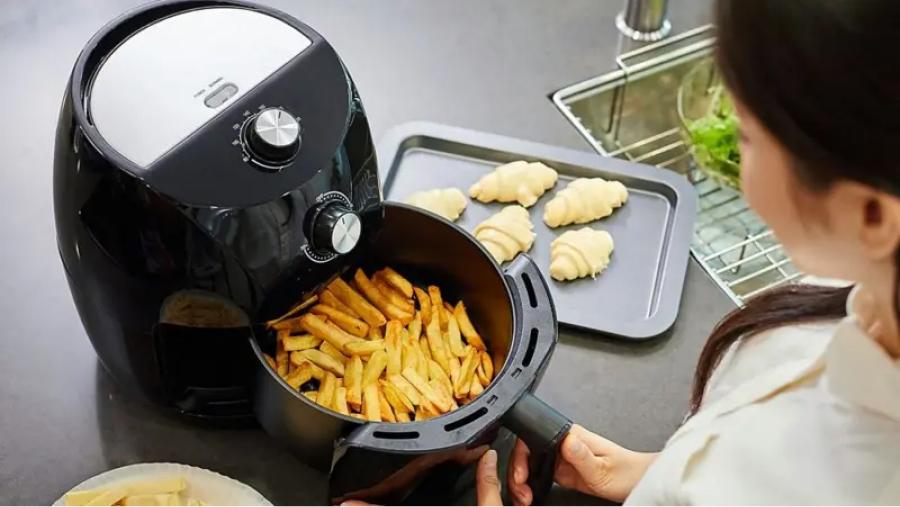 Las freidoras de aire son elegidas porque en ellas se pueden cocinar alimentos sin aceite.