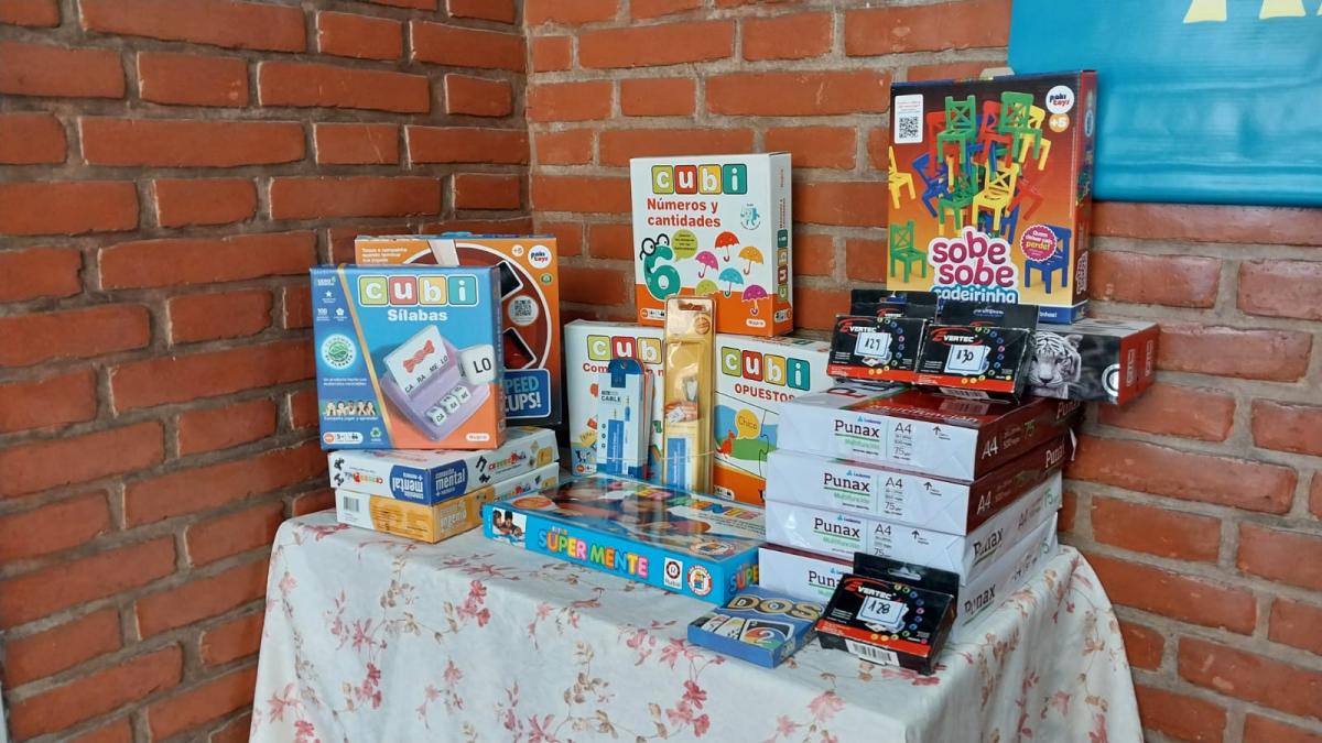 El MPF entregó insumos de computación, librería y juguetes a la Fundación SOL