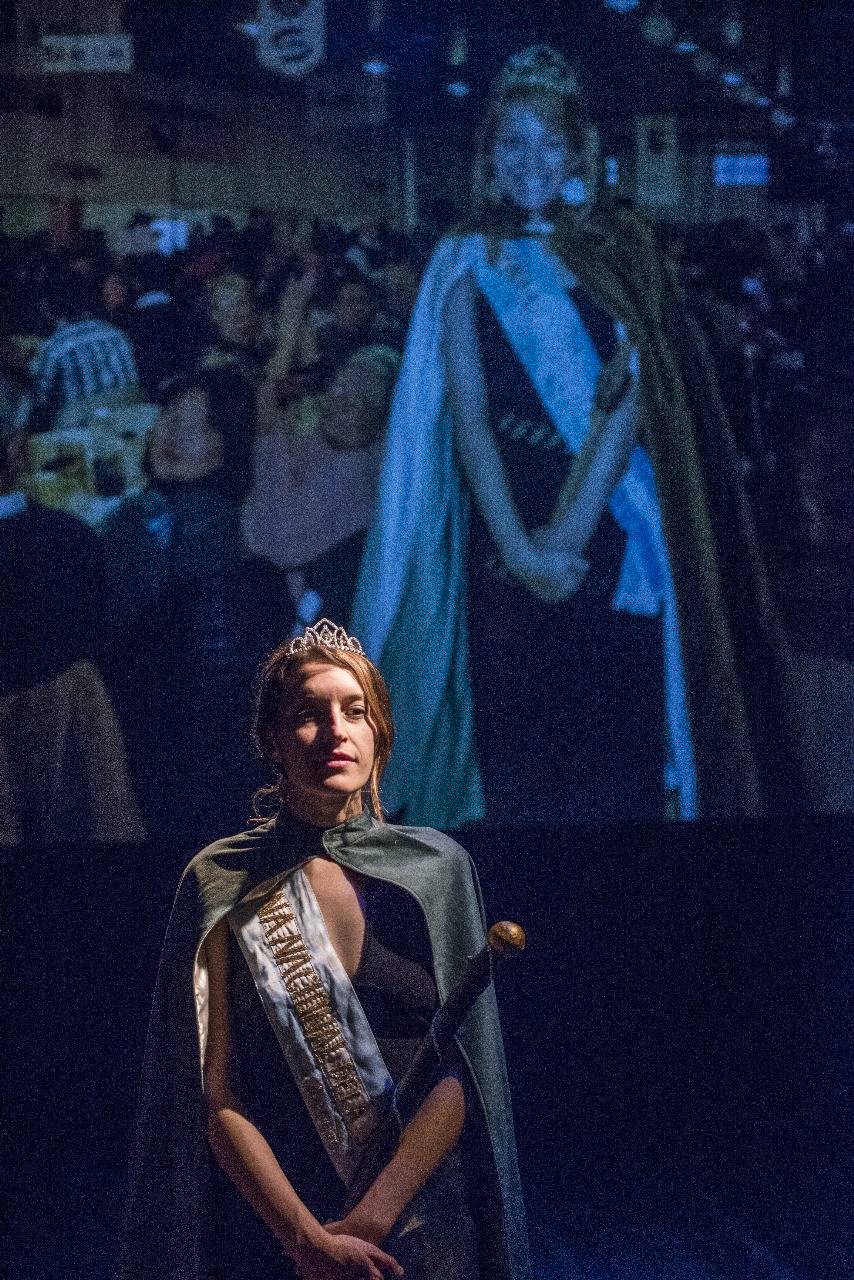 EL MISMO VESTIDO. Valeria Re en “La Reina de la Soja”.