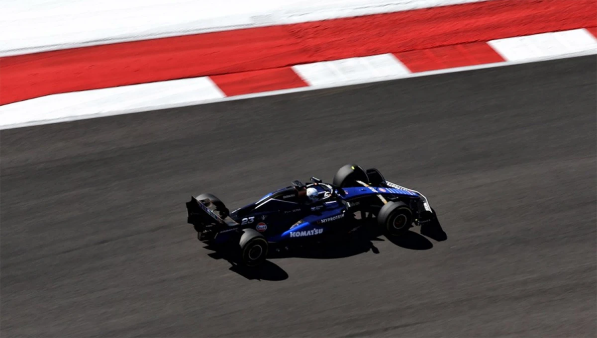 ACCIÓN. Franco Colapinto y el auto N° 43 de Williams tendrán hoy las dos primeras tandas de entrenamientos del GP de México.