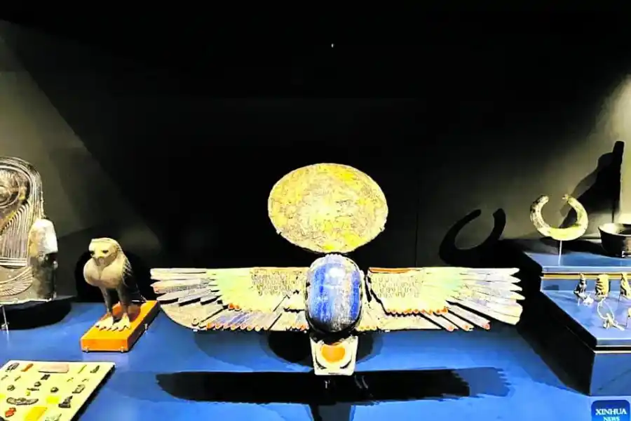 DE TODOS LOS TAMAÑOS. Se exhiben cientos de objetos preciosos.