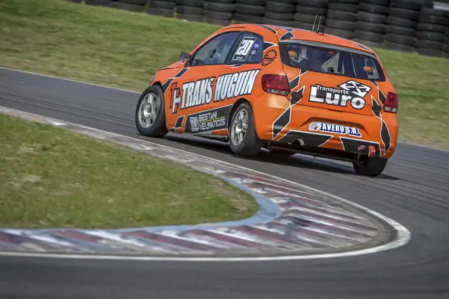 Es piloto tucumano, viaja a Brasil para apoyar a Colapinto y vivir la adrenalina del Gran Premio de Interlagos