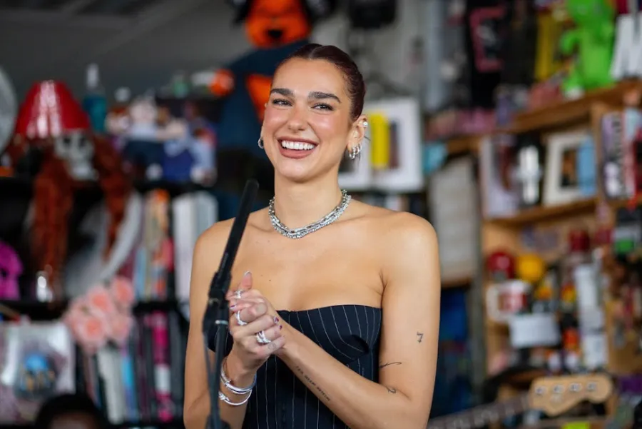 Dua Lipa regresa al icónico Tiny Desk, ahora en vivo desde el estudio: ¿cuándo se podrá verla?