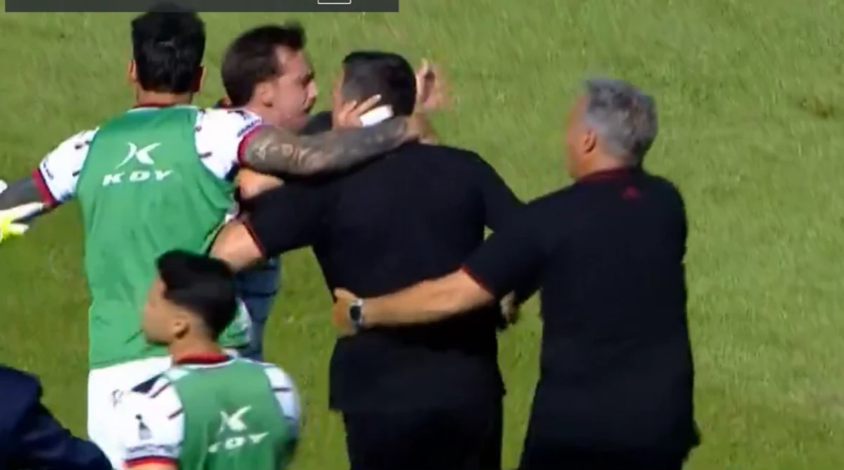 Primera Nacional: la escandalosa pelea entre los entrenadores de Colón y Deportivo Madryn