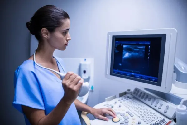 Con solo 24 años le detectaron cáncer: este fue el primer síntoma que tuvo