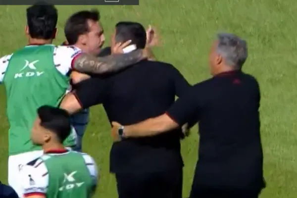 Primera Nacional: la escandalosa pelea entre los entrenadores de Colón y Deportivo Madryn