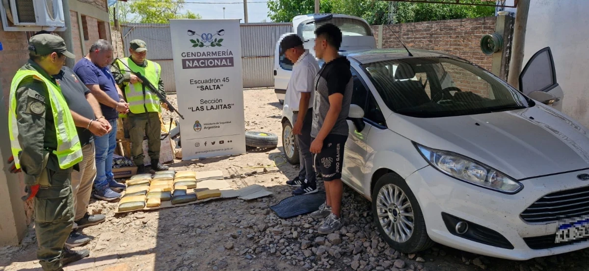 Extraen más de 24 kilos de cocaína del tanque de combustible de un auto que se dirigía a Tucumán