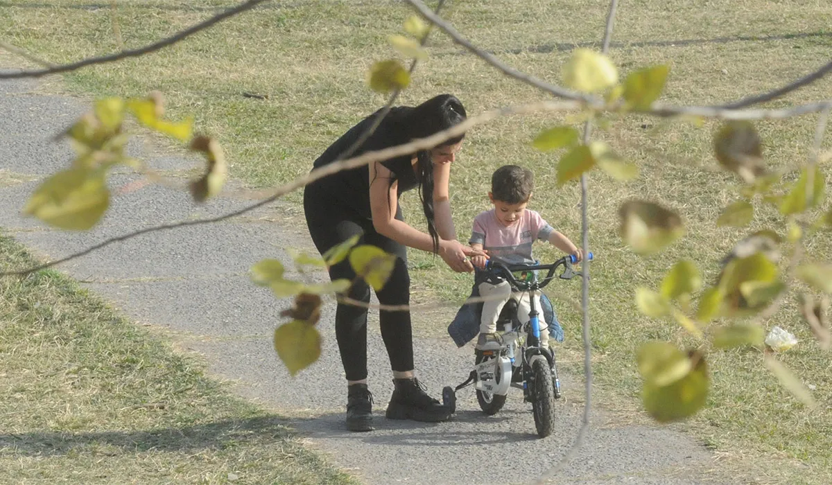 TIEMPO LIBRE. Pese al calor, el domingo se prestará para disfrutar de actividades al aire libre en toda la provincia.